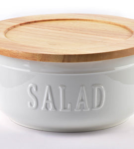 Landelijke saladeschaal met houten deksel
