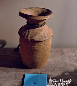 Oude houten Nepalese kruik | klein